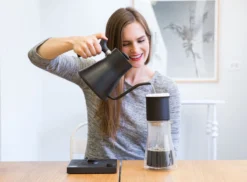 FELLOW - Stagg [XF] Set (Dripper + Carafe) - Handmatige Filterkoffie Set -Koffie Korting Winkel 1200x886