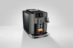 JURA E8 Dark Inox (EC) (2023) Met €78 Gratis Koffie én 2+1 Jaar Extra Garantie -Koffie Korting Winkel JURA e8 ec dark inox ambiance d625f33e 099f 47cb ad07 df8c34cba9b1