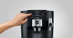 JURA J8 Twin Diamond Black (EA) Met €78 Gratis Koffie En Glazen Melkhouder En 2+1 Jaar Extra Garantie -Koffie Korting Winkel Jura J8 Twin Diamond Black panorama coffeepanel
