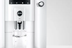 JURA E4 Piano White (EA) Met €54 Gratis Koffie én 2+1 Jaar Extra Garantie -Koffie Korting Winkel jura e4 koffiemachine piano white heet water