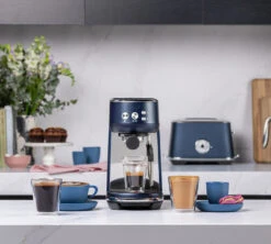 Sage Bambino - Damson Blue -Koffie Korting Winkel sage bambino damson blue espresso machine keuken